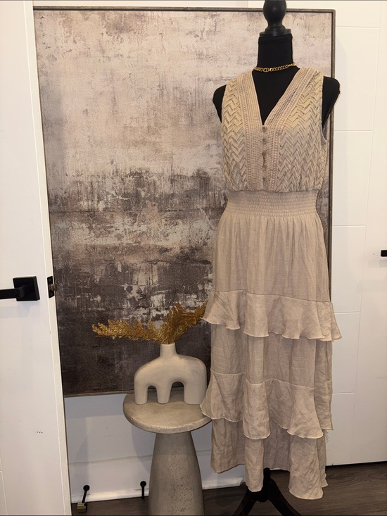 J Gee Dresses & Skirts - Sleeveless Beige Tiered Maxi Dress with Smocked Waist